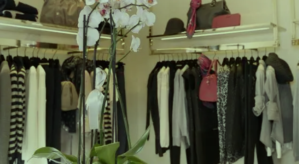 实体服装店