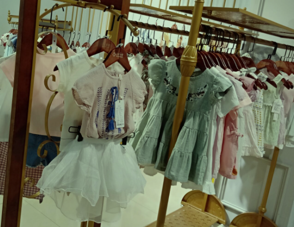 童装店卖服装怎么找货源？货源38网带你了解